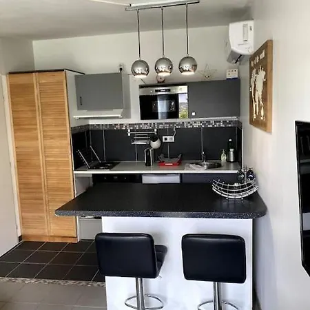 Semesterbostad Logement Climatise Avec Piscine