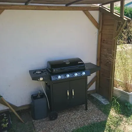 Logement Climatise Avec Piscine *