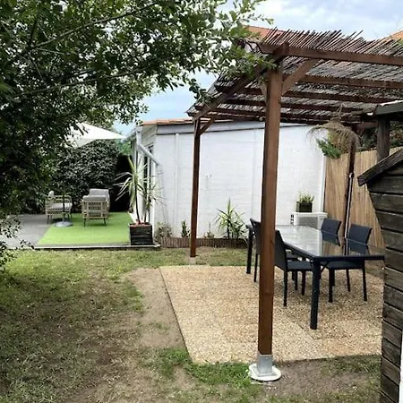 Logement Climatise Avec Piscine Semesterbostad *
