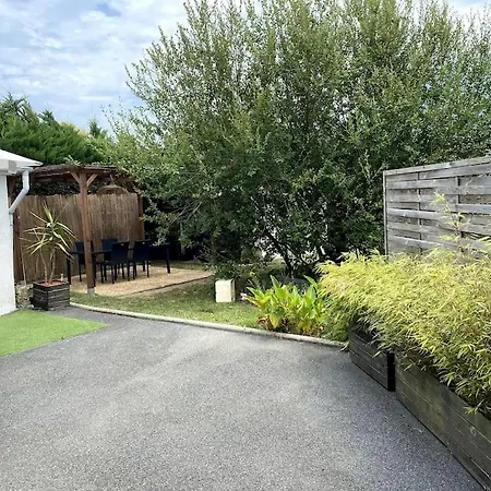 Logement Climatise Avec Piscine *