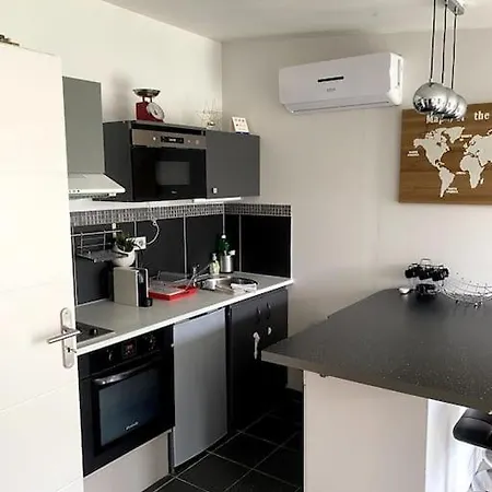 Logement Climatise Avec Piscine Vakantiehuis